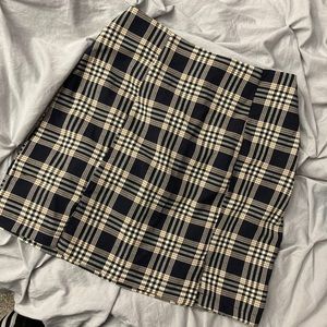 Plaid skirt with slits